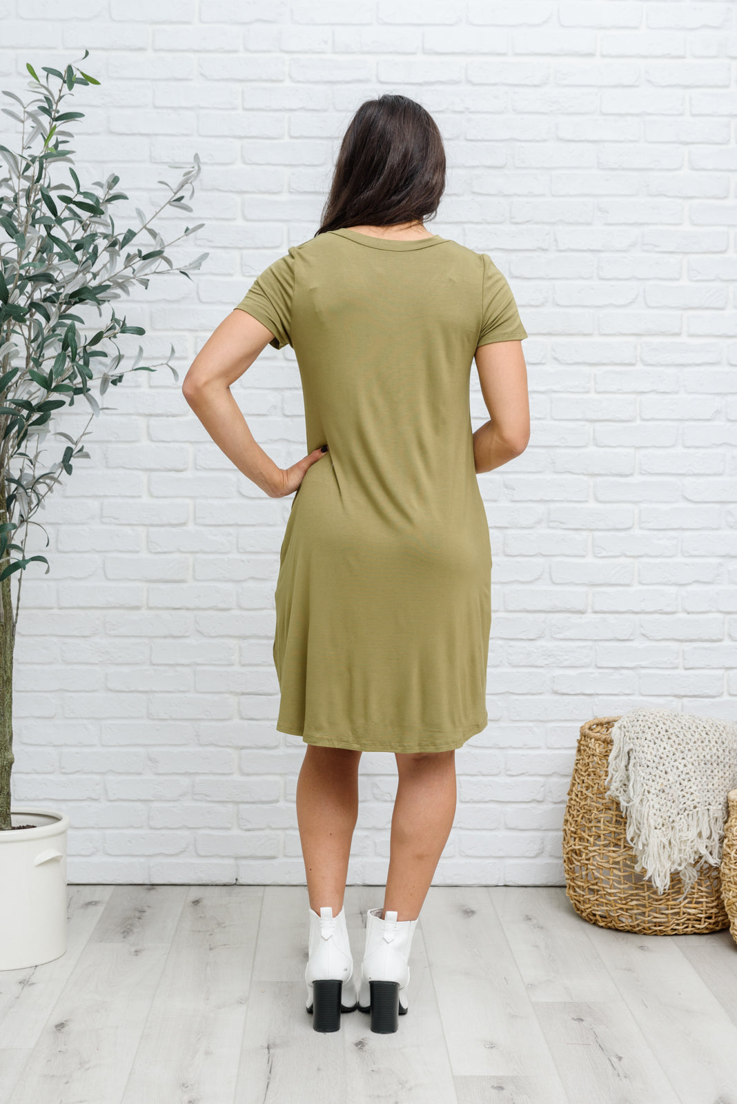 Olive Green Short Sleeve A-Line Tee Shirt Dress Small Olive Green Short Sleeve A-Line Tee Shirt Dress Small